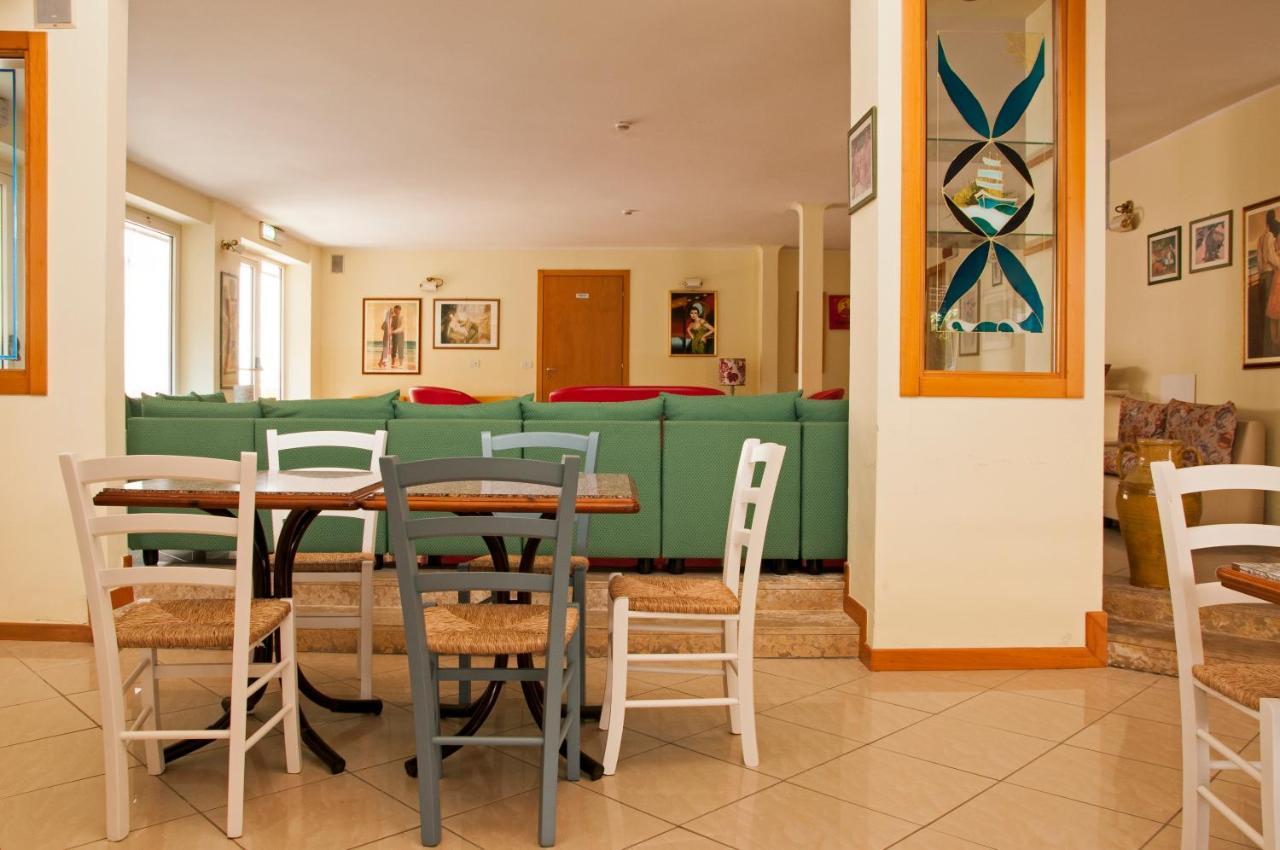 Hotel Rugantino Cesenatico Kültér fotó