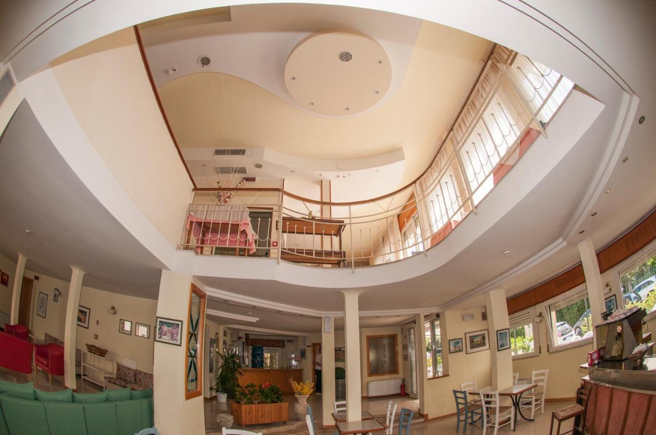 Hotel Rugantino Cesenatico Kültér fotó