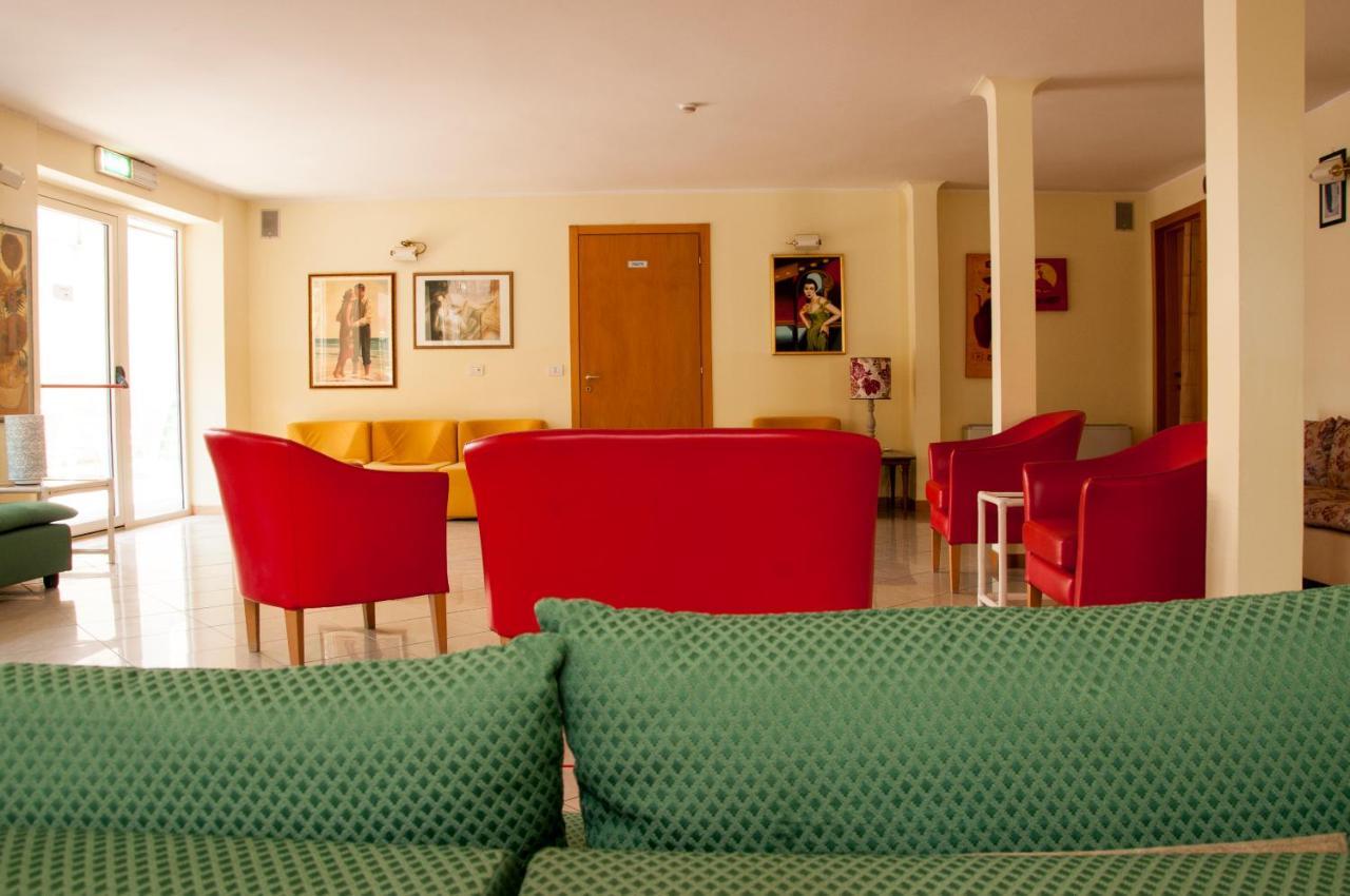 Hotel Rugantino Cesenatico Kültér fotó