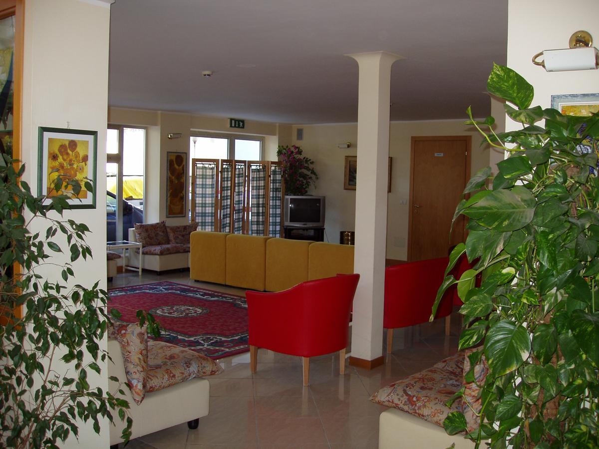 Hotel Rugantino Cesenatico Kültér fotó