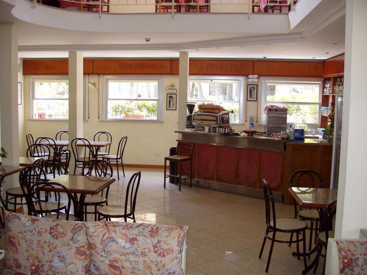 Hotel Rugantino Cesenatico Kültér fotó