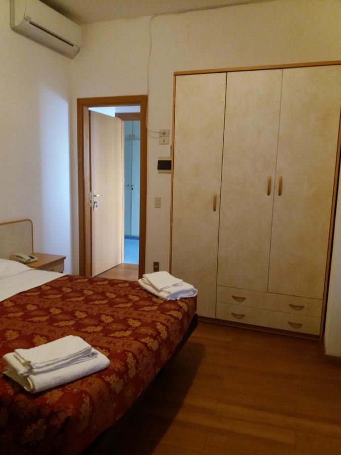 Hotel Rugantino Cesenatico Kültér fotó